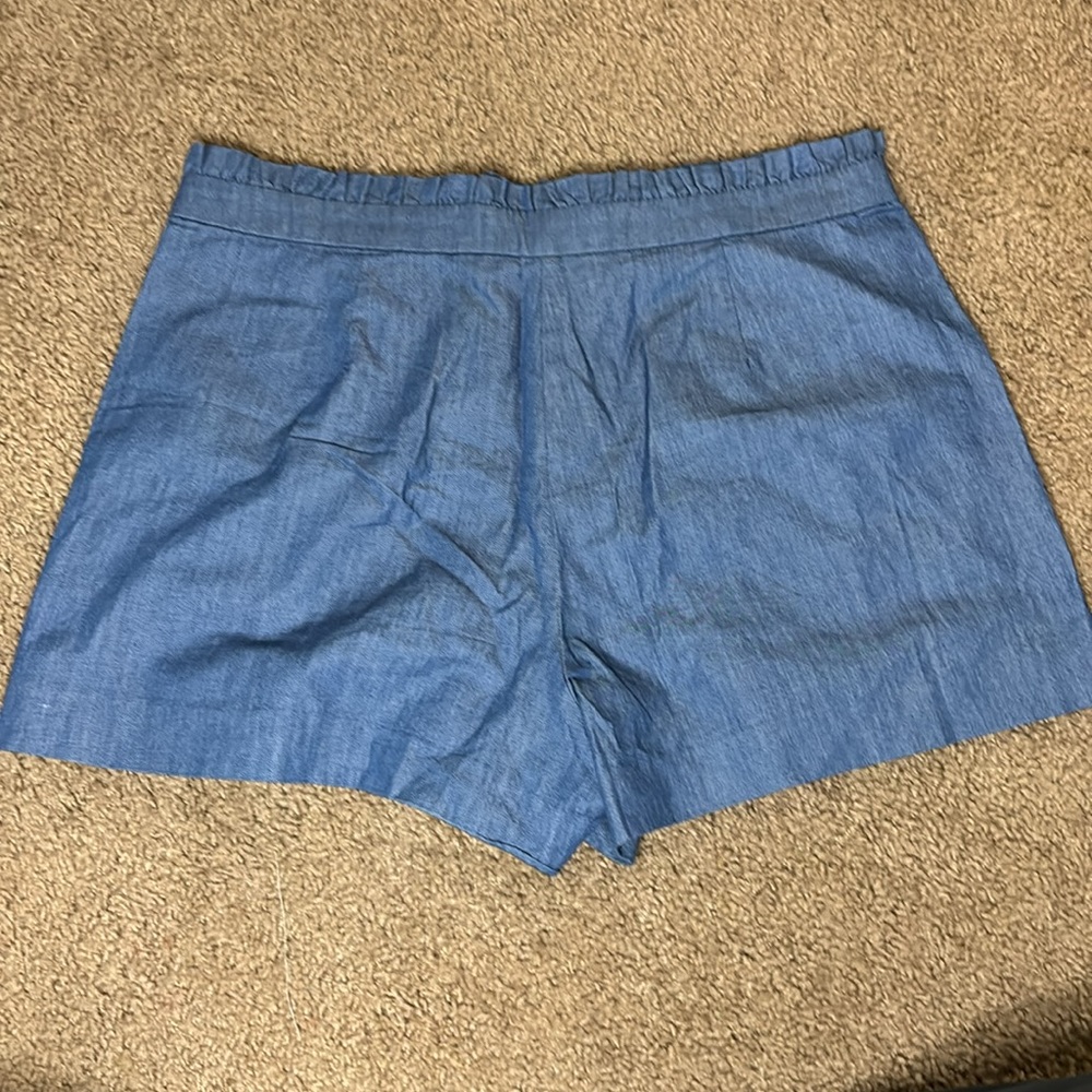 J Crew Short - Picture 2 of 3